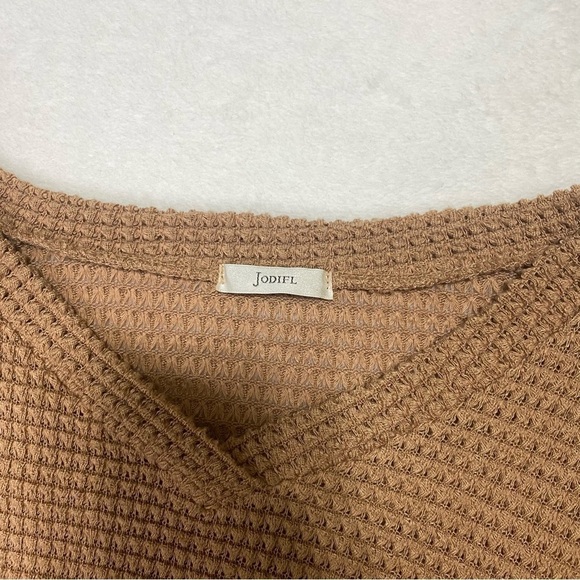 Jodifl Waffle Knit High Low Sweater Caramel Brown Size Medium - Picture 7 of 14